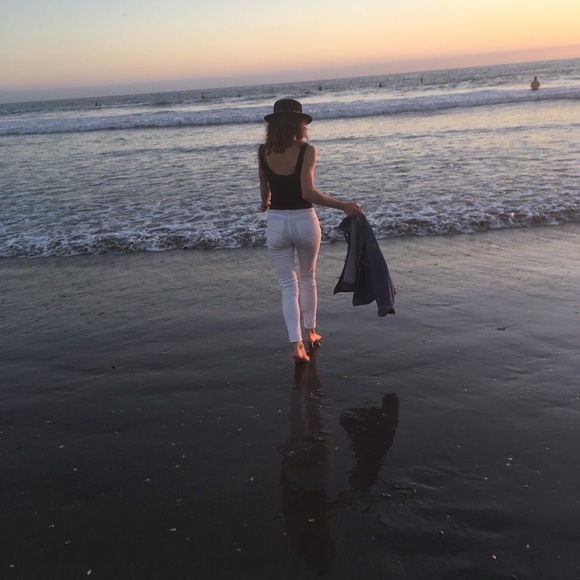 Meet your Posher, Rae - Picture 1 of 1